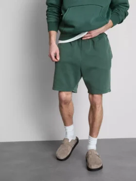 Pantalones cortos elásticos lavados