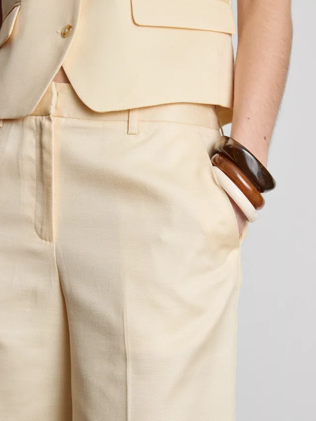 Pantalones cortos entallados de mezcla de algodón