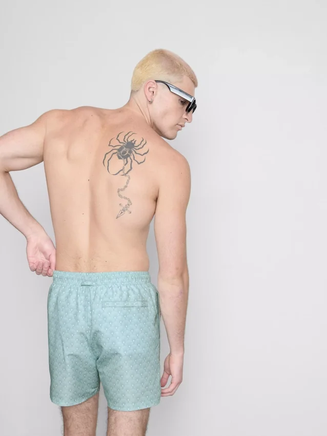 Pantalones cortos geométricos con diseño de abanico