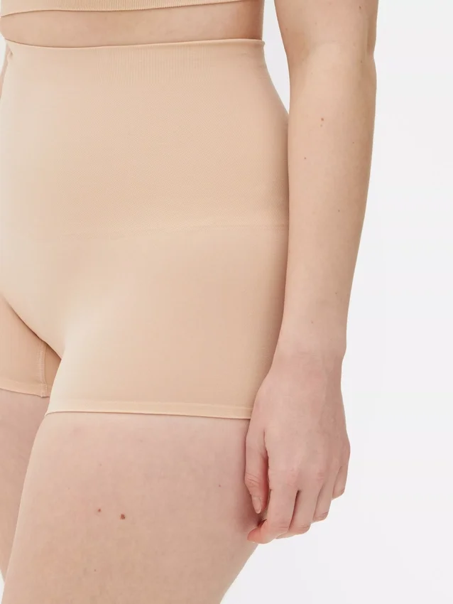 Pantalones cortos moldeadores sin costuras