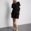 Pantalones cortos sin braguita con cinturón