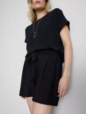 Pantalones cortos sin braguita con cinturón