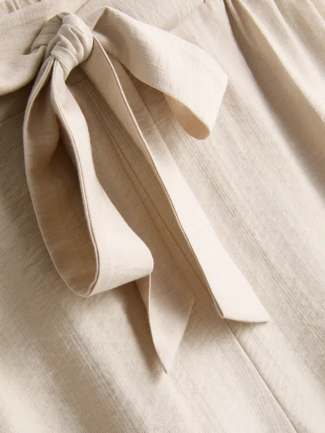 Pantalones cortos sin braguita con cinturón