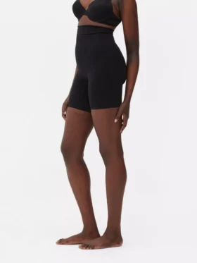 Pantalones cortos sin costuras con efecto levantador de glúteos