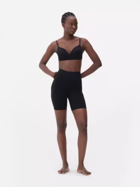 Pantalones cortos sin costuras que realzan los glúteos