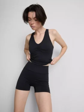 Pantalones cortos sin costuras que se ajustan al contorno