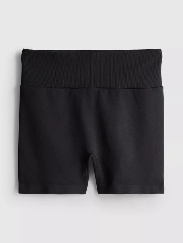 Pantalones cortos sin costuras que se ajustan al contorno