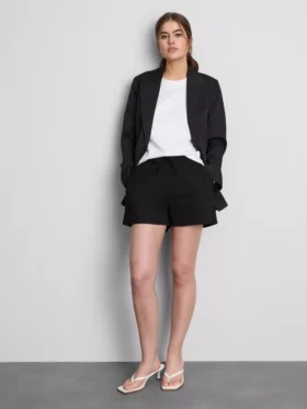 Pantalones cortos texturizados con cordón