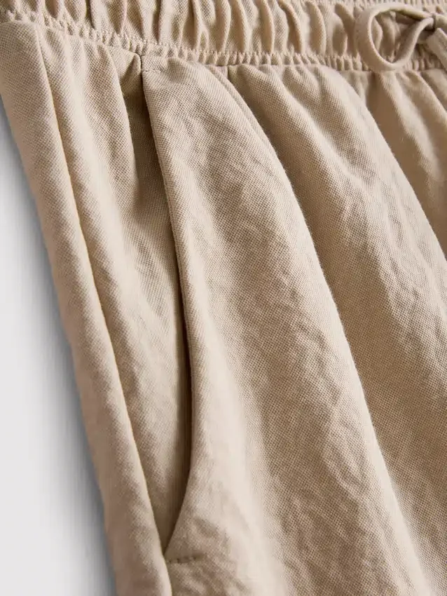 Pantalones cortos texturizados con cordón