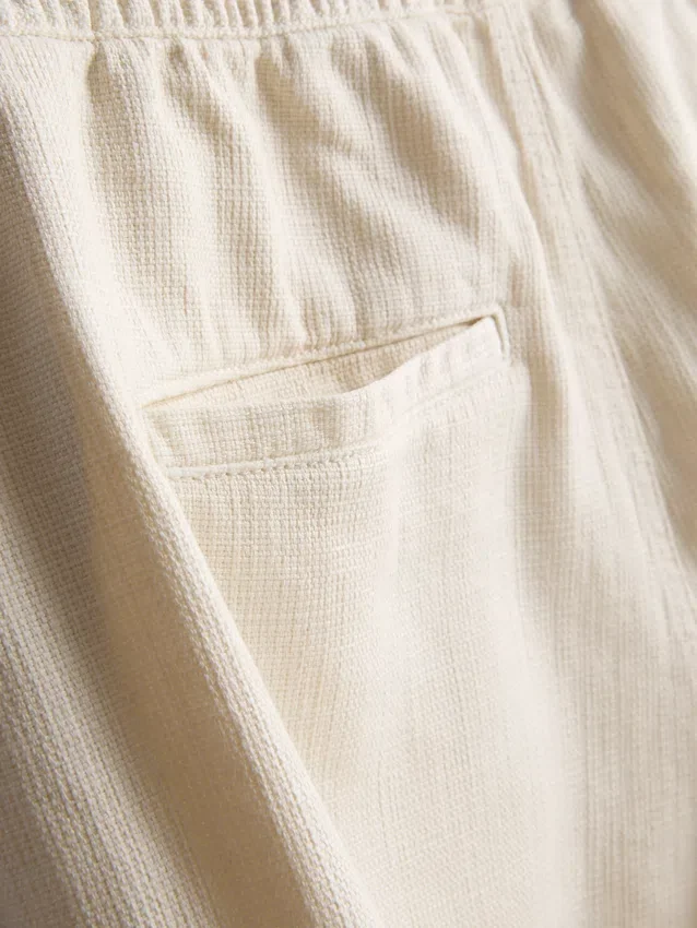 Pantalones cortos texturizados con cordón