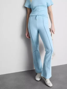 Pantalones de chándal acampanados con pliegues, con alto contenido de algodón