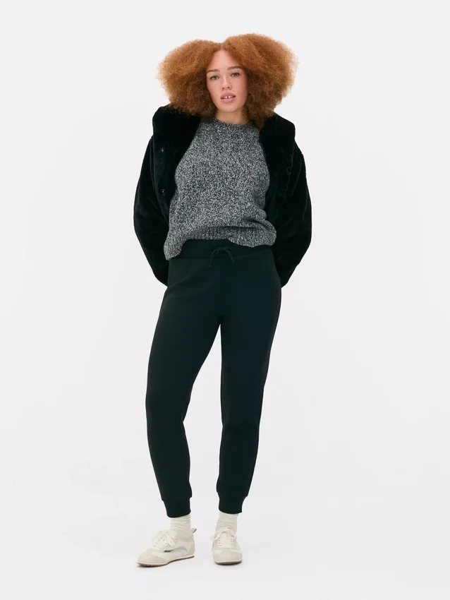 Pantalones de chándal ajustados con cordón