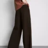 Pantalones de chándal cómodos de mezcla de algodón con pierna ancha