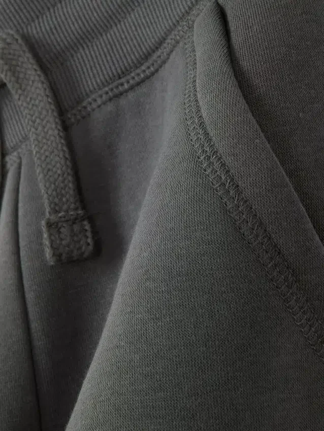 Pantalones de chándal con puños y cordón