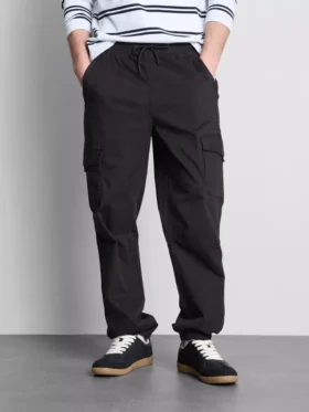 Pantalones de chándal tipo jogger con dobladillo