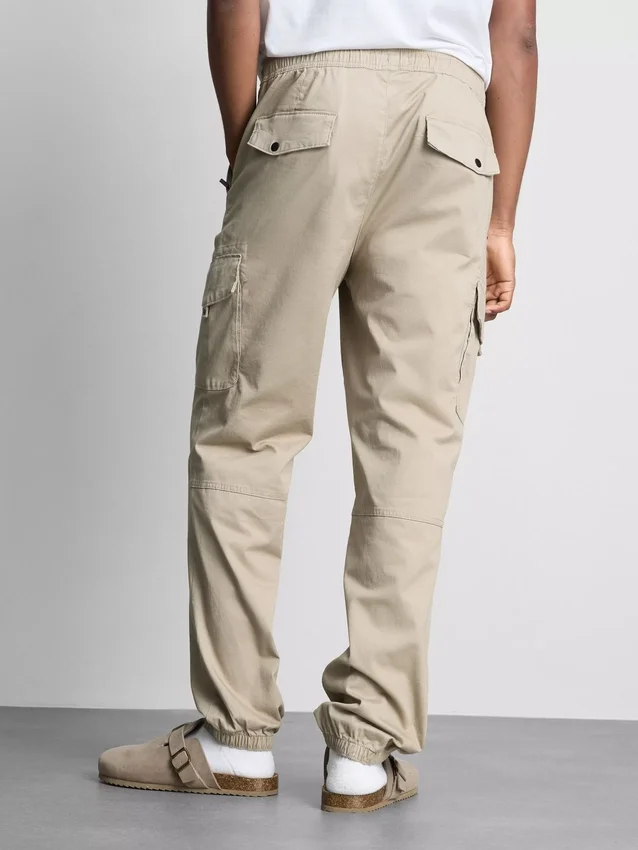 Pantalones de chándal tipo jogger con dobladillo