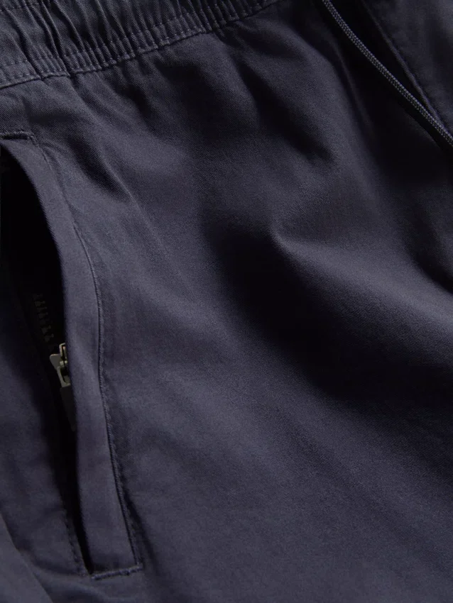 Pantalones de chándal tipo jogger con dobladillo