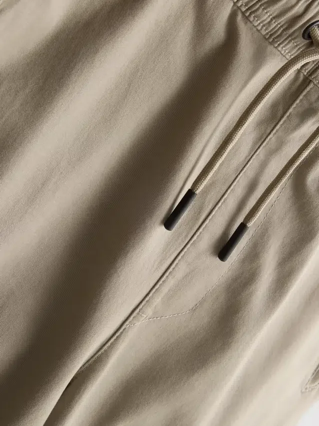 Pantalones de chándal tipo jogger con dobladillo