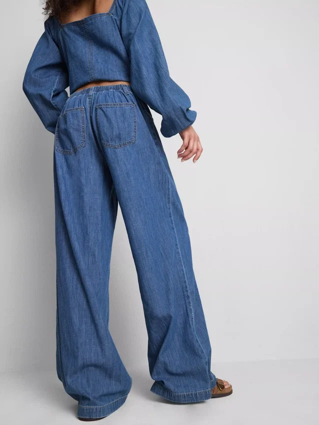 Pantalones de mezclilla de corte ancho con alto contenido de algodón de Paula Echevarría