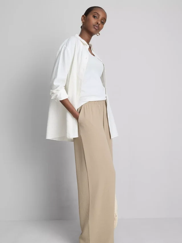 Pantalones de pierna ancha con cintura elástica
