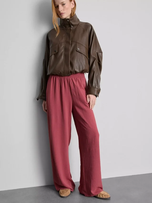 Pantalones de pierna ancha con cintura elástica