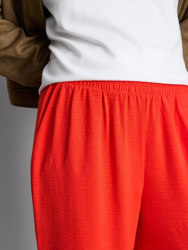 Pantalones de pierna ancha con cintura elástica
