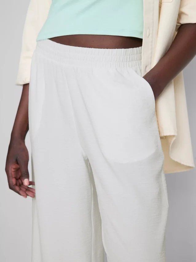 Pantalones de pierna ancha con cintura elástica