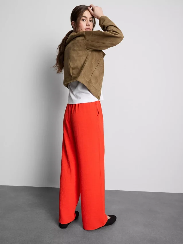 Pantalones de pierna ancha con cintura elástica