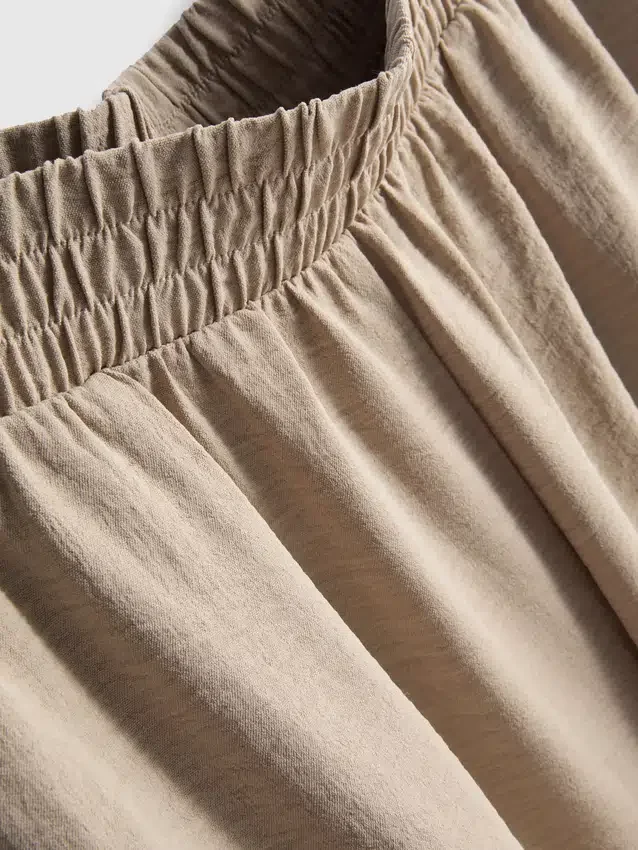 Pantalones de pierna ancha con cintura elástica