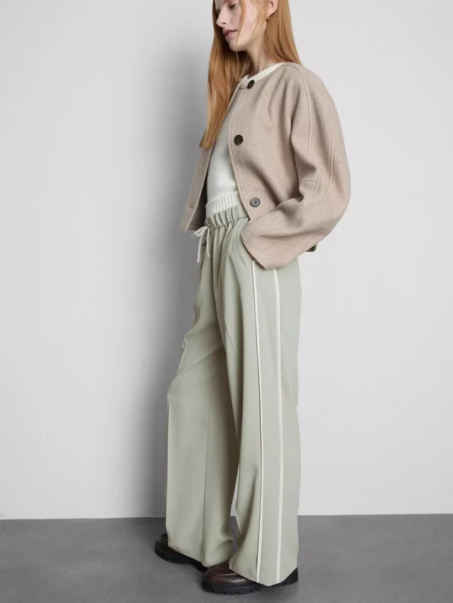 Pantalones de pierna ancha con rayas laterales