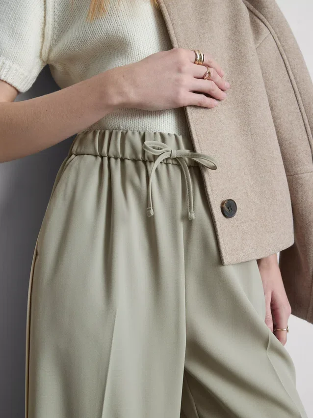 Pantalones de pierna ancha con rayas laterales