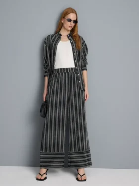 Pantalones de pierna ancha con rayas texturizadas