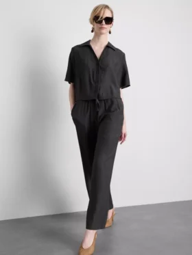 Pantalones de pierna ancha con textura arrugada