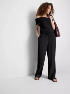 Pantalones de pierna ancha con textura arrugada