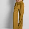 Pantalones de pierna ancha con textura arrugada
