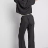 Pantalones de pierna ancha con textura arrugada