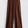 Pantalones de pierna ancha con textura arrugada