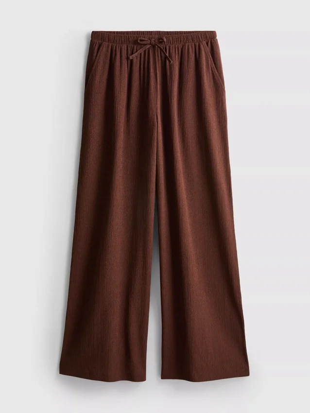 Pantalones de pierna ancha con textura arrugada