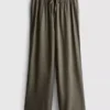 Pantalones de pierna ancha con textura arrugada