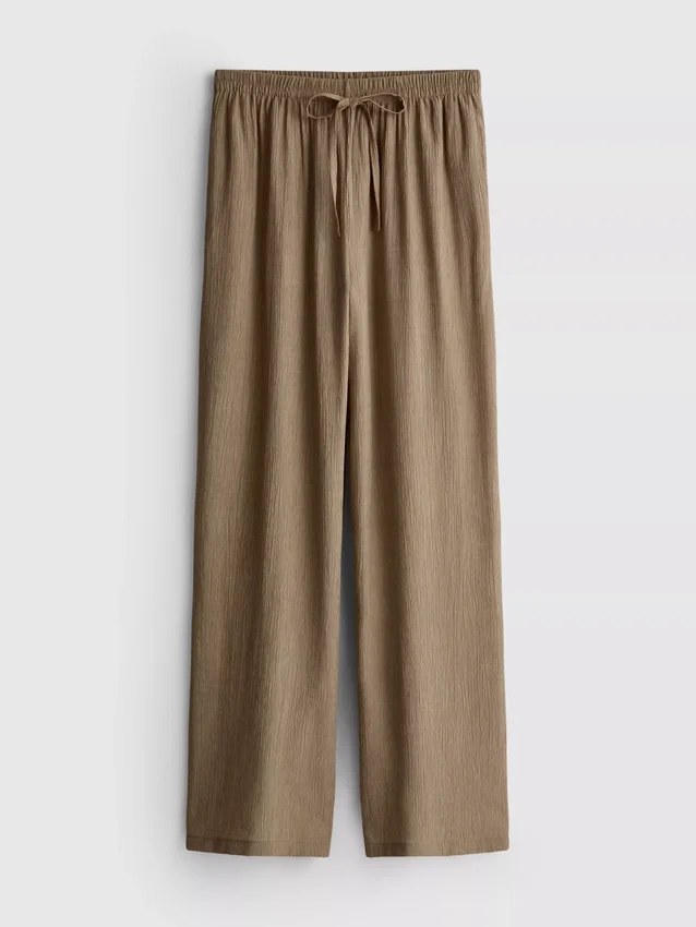 Pantalones de pierna ancha con textura arrugada
