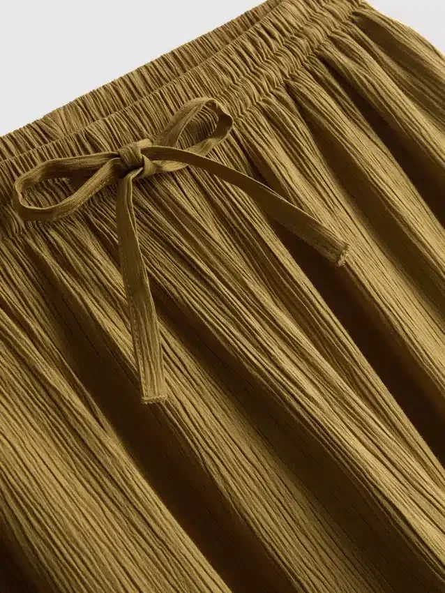 Pantalones de pierna ancha con textura arrugada