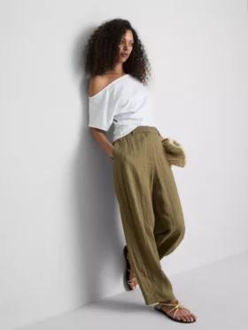 Pantalones de pierna ancha con textura de Paula Echevarría