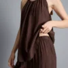 Pantalones de pierna ancha con textura y cordón