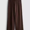 Pantalones de pierna ancha con textura y cordón