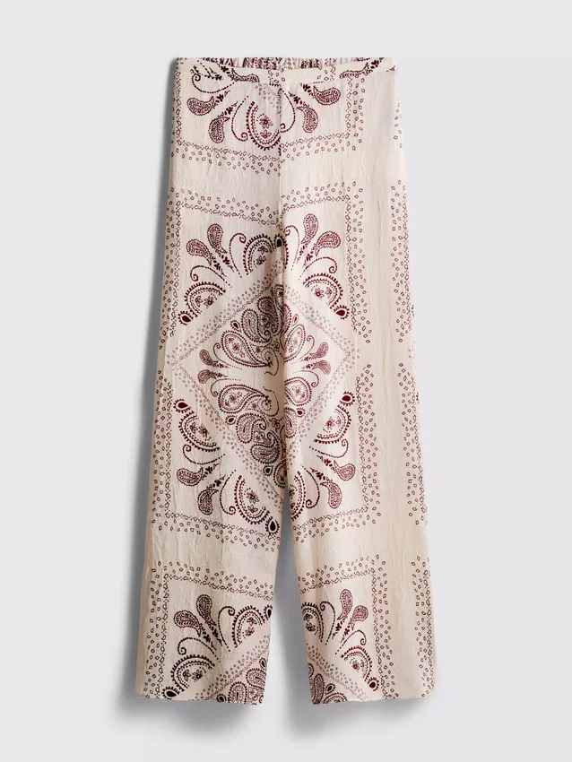 Pantalones de pierna ancha de satén arrugado de Paula Echevarría