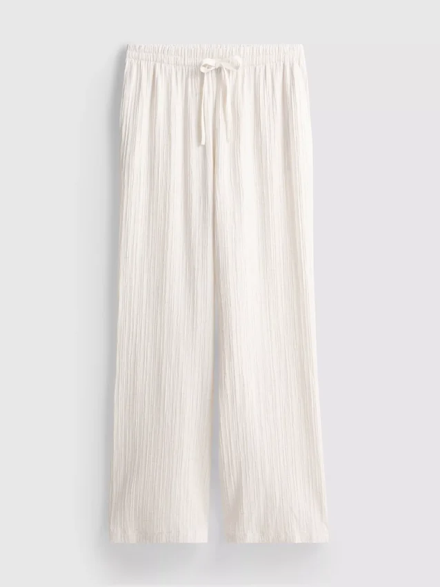 Pantalones de pierna recta arrugados