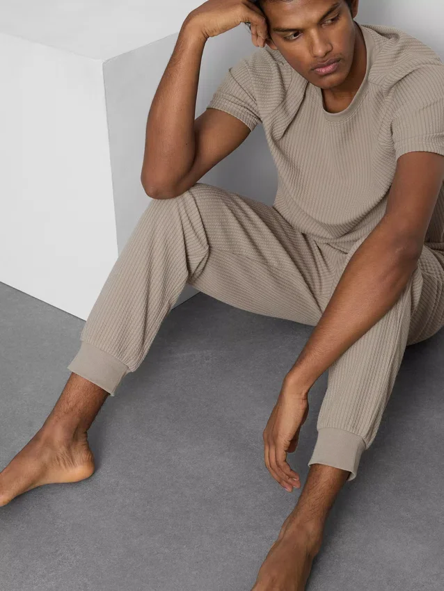 Pantalones de pijama a rayas con textura