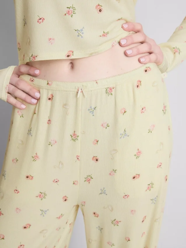 Pantalones de pijama acanalados con estampado floral