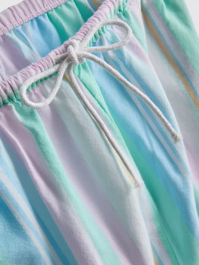 Pantalones de pijama de corte recto en tonos pastel, ideales para relajarse