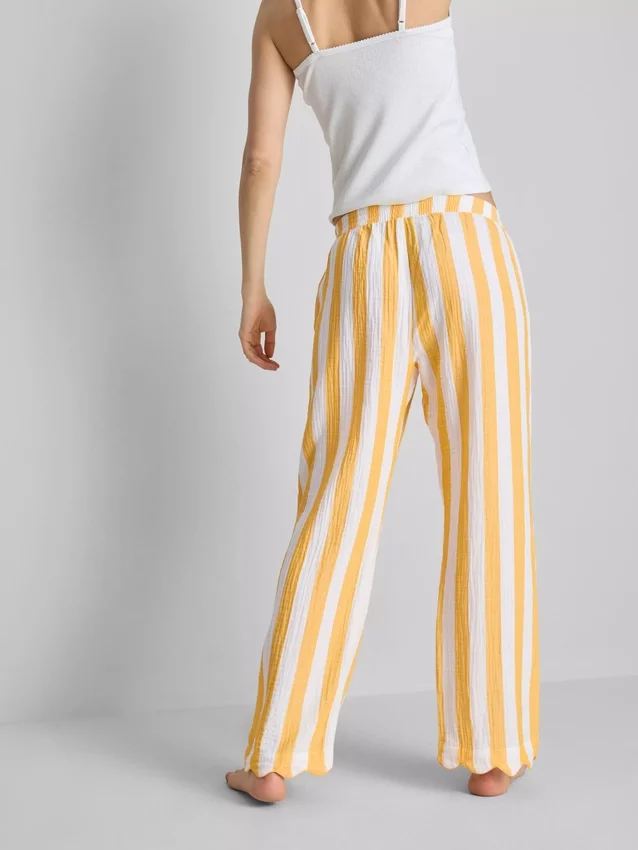 Pantalones de pijama de pierna recta con volantes, ideales para relajarse